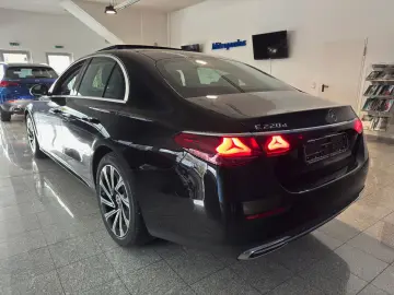 MERCEDES-BENZ E 220 d Avantgarde Advanced Panorama DISTRONIC