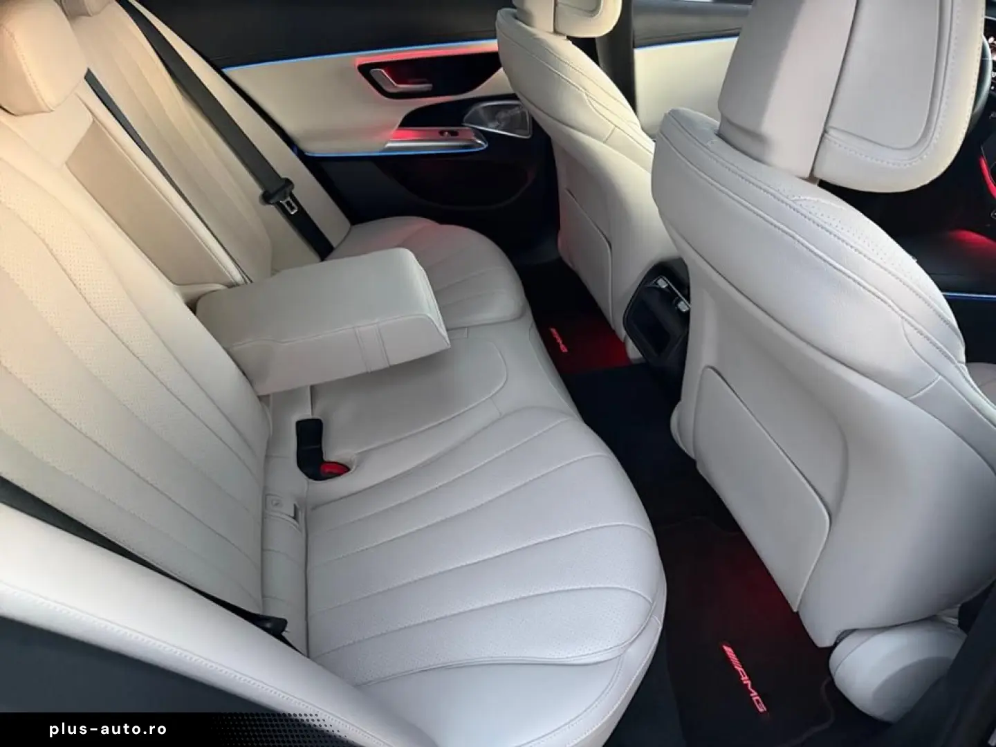 MERCEDES-BENZ E 300 e AMG  Night  Beige Int.  Pano  Burm. 4D