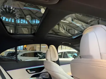 MERCEDES-BENZ E 300 e AMG  Night  Beige Int.  Pano  Burm. 4D