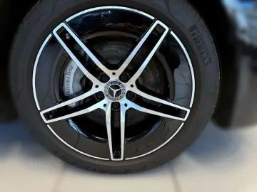 MERCEDES-BENZ E 300 e AMG  Night  Beige Int.  Pano  Burm. 4D