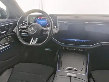 MERCEDES-BENZ E 200 AMG Night SUPERSCREEN Burmester &hellip;