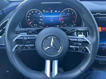 MERCEDES-BENZ E 220 d AMG Navi Pano Kamera Distronic&hellip;