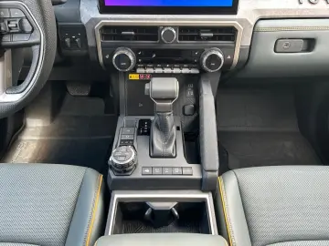 TOYOTA MY25 Tacoma Trailhunter  ON STOCK