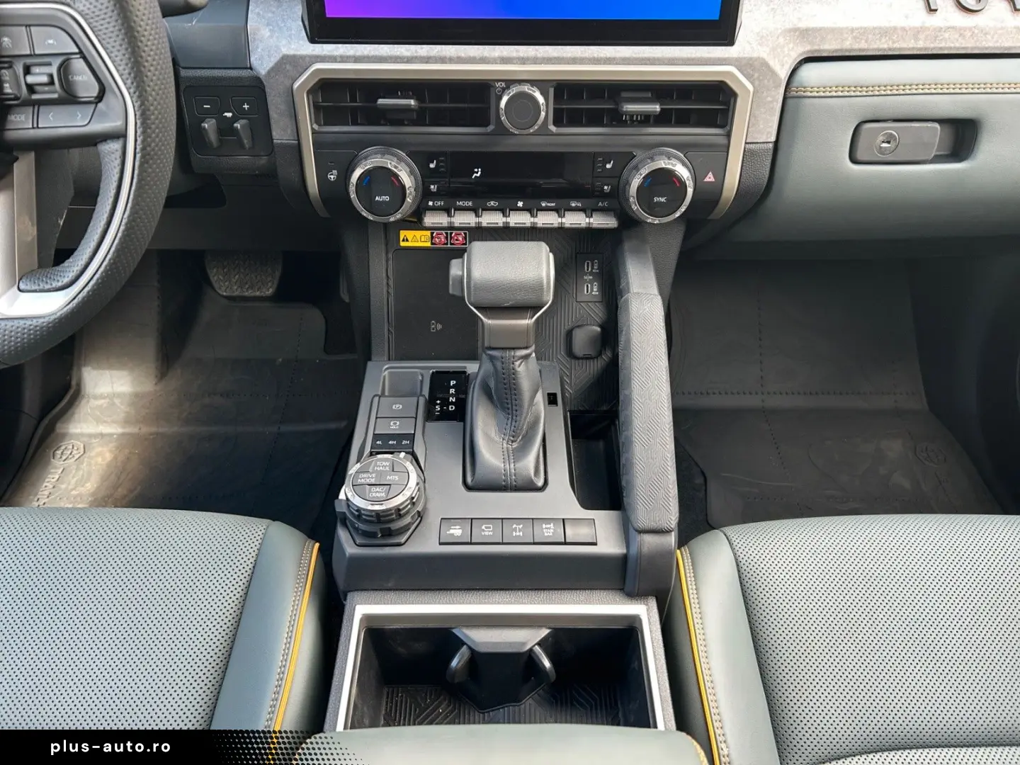 TOYOTA MY25 Tacoma Trailhunter  ON STOCK