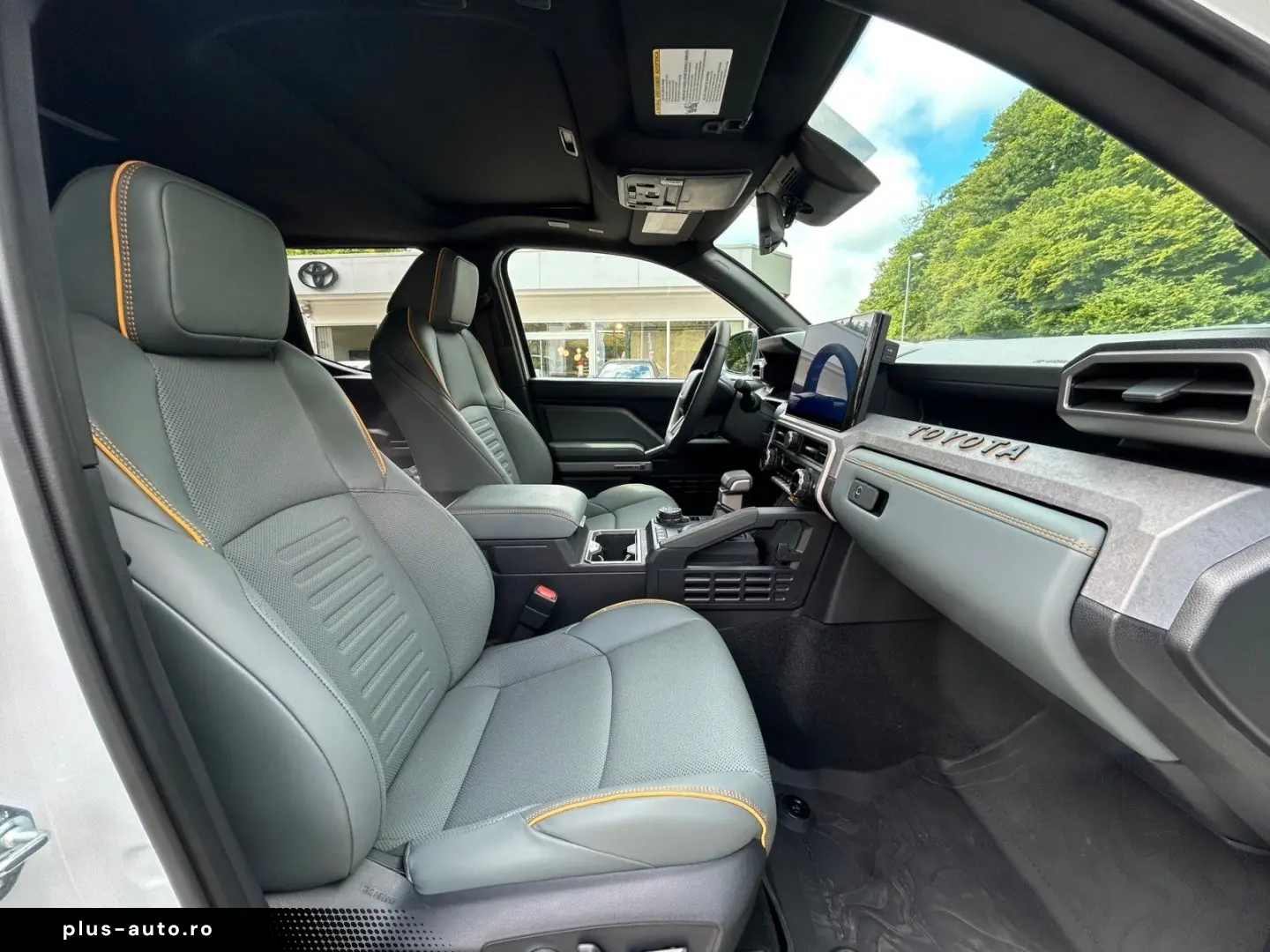 TOYOTA MY25 Tacoma Trailhunter  ON STOCK