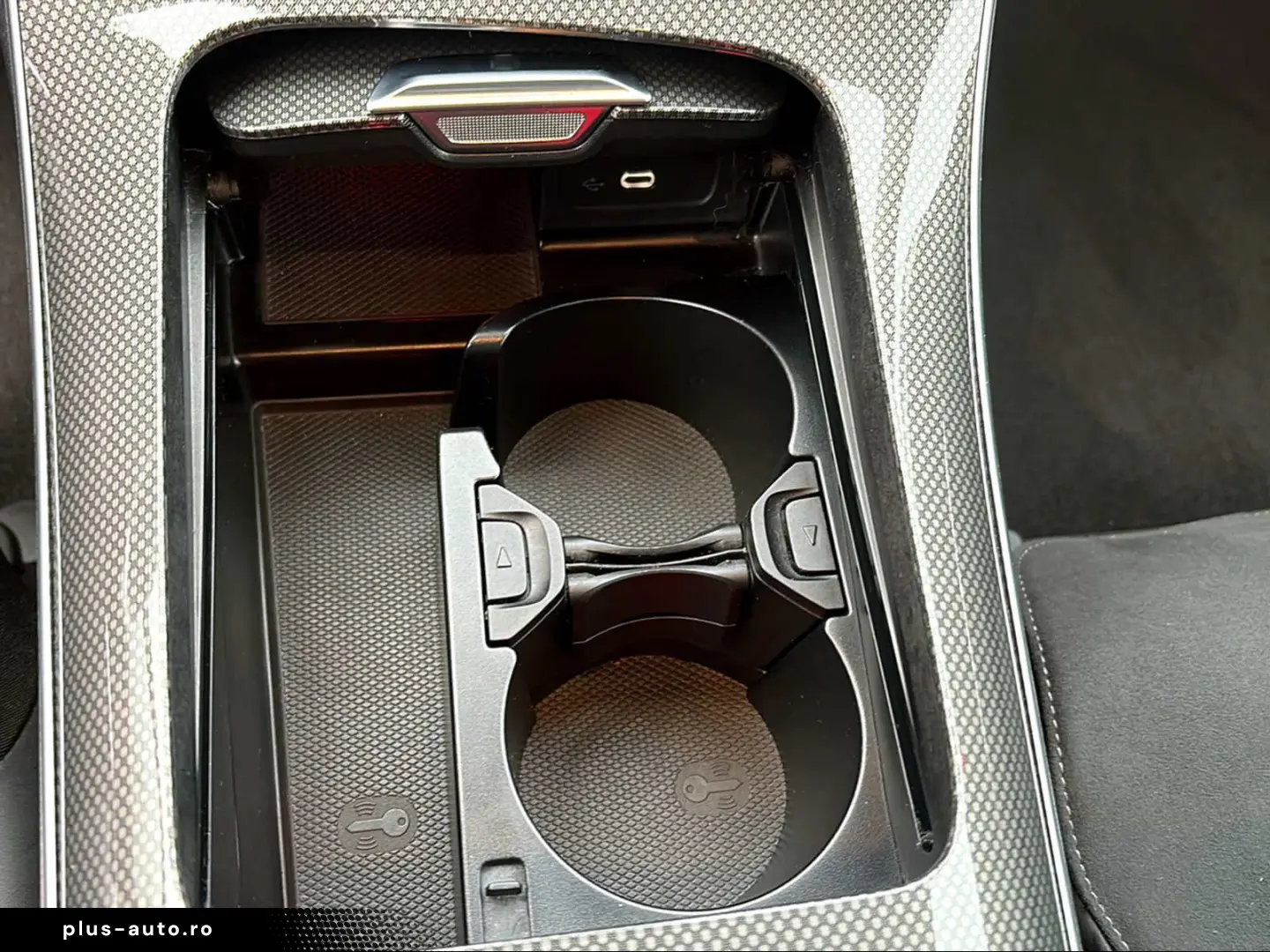 MERCEDES-BENZ C 300 e AMG-LINE LED RFK AMBIENTE DAB &hellip;