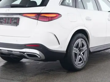 MERCEDES-BENZ GLC 220d 4M AMG AMBIENTE MBUX SHZ DIGI&hellip;