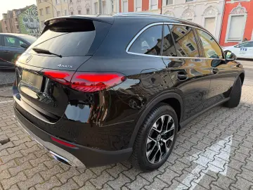 MERCEDES-BENZ GLC 200 4Matic Avantgarde Pano Distron&hellip;