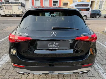MERCEDES-BENZ GLC 200 4Matic Avantgarde Pano Distron&hellip;