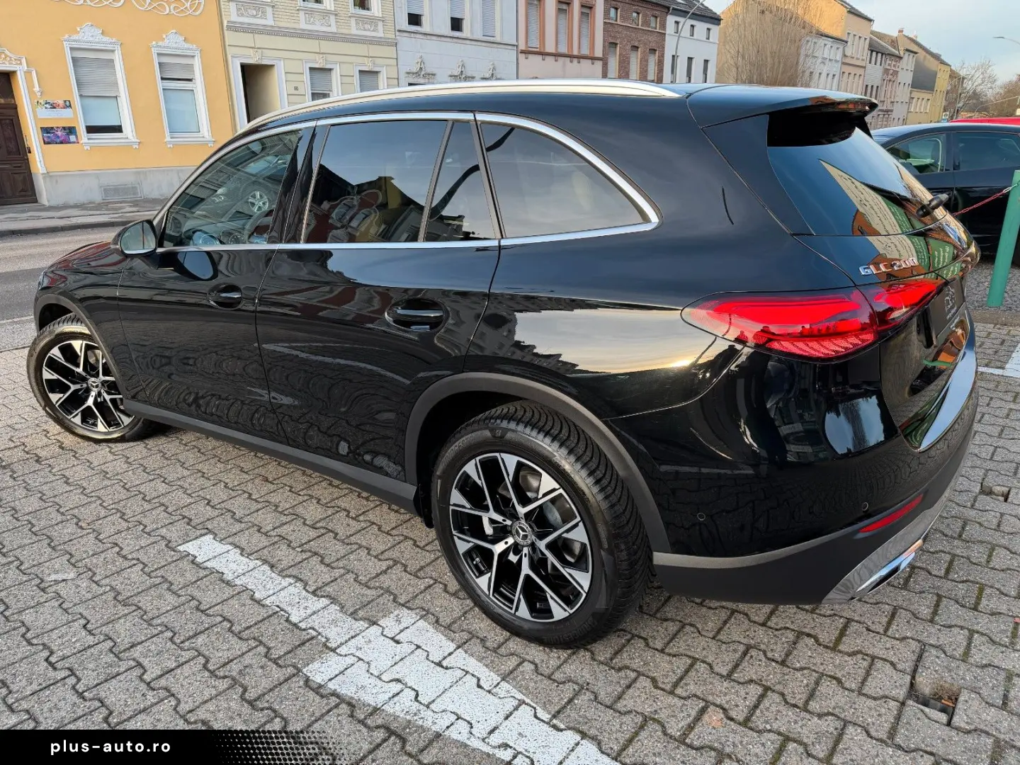 MERCEDES-BENZ GLC 200 4Matic Avantgarde Pano Distron&hellip;