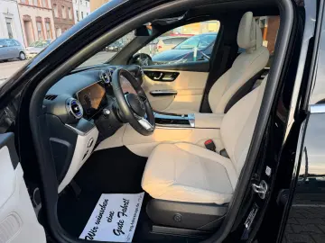 MERCEDES-BENZ GLC 200 4Matic Avantgarde Pano Distron&hellip;