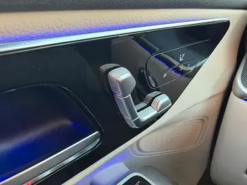 MERCEDES-BENZ GLC 200 4Matic Avantgarde Pano Distron&hellip;