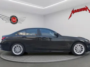 BMW 320i  Aut. Navi Leder Temp. PDC