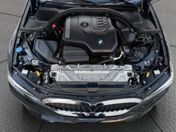 BMW 320i  Aut. Navi Leder Temp. PDC