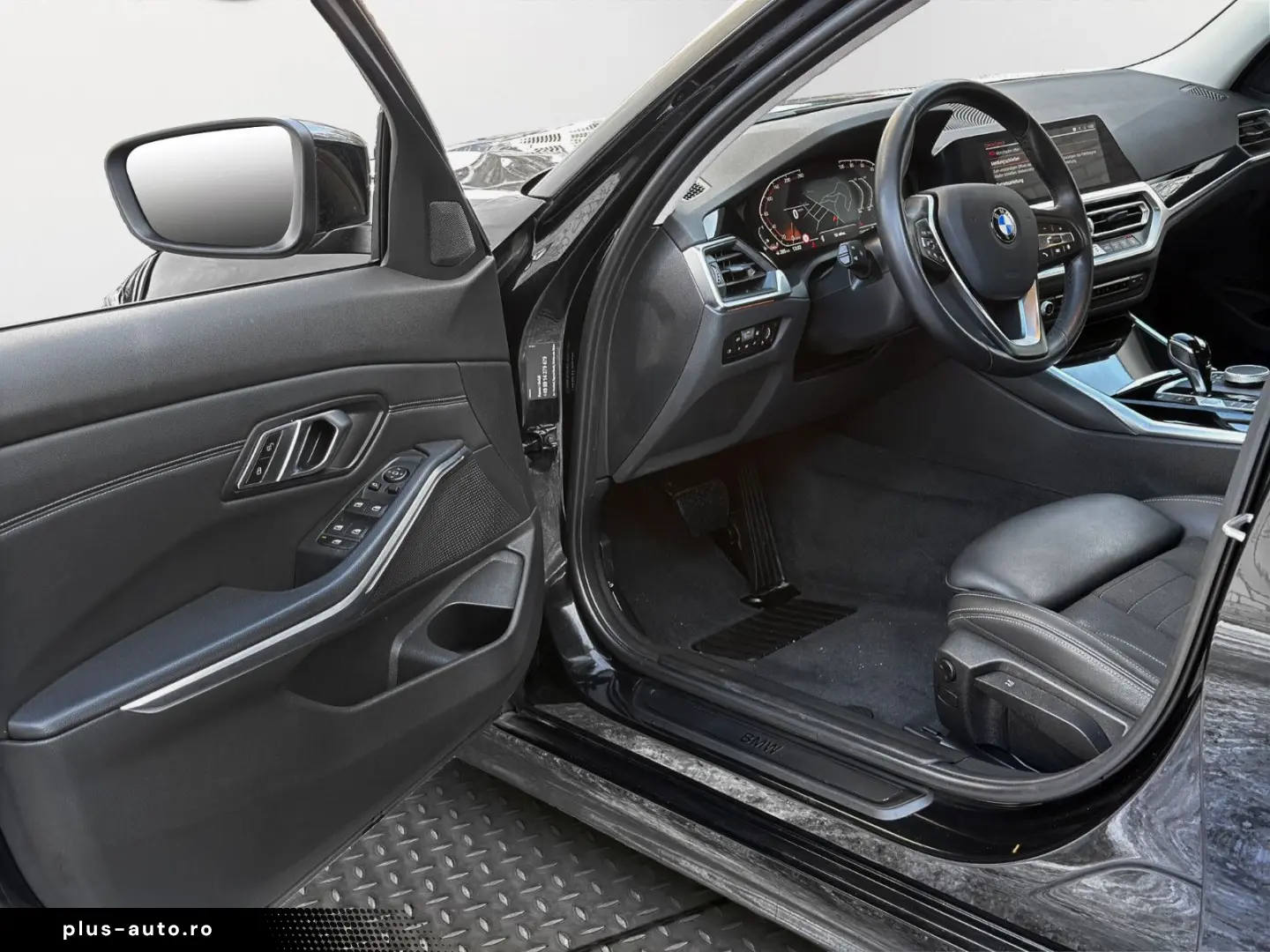 BMW 320i  Aut. Navi Leder Temp. PDC