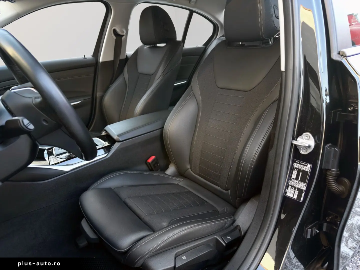 BMW 320i  Aut. Navi Leder Temp. PDC