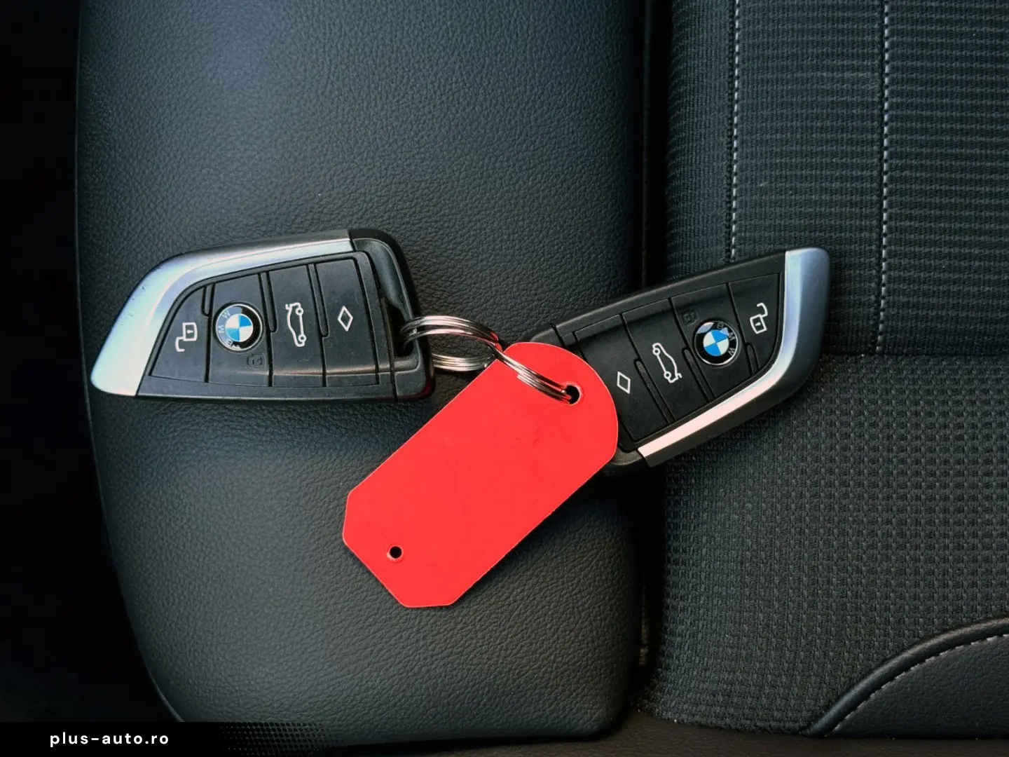 BMW 320i  Aut. Navi Leder Temp. PDC