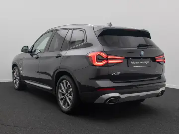 BMW X3 xD30e Kamera AHK HUD DAB Sport Panoram 19Zoll