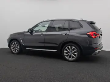 BMW X3 xD30e Kamera AHK HUD DAB Sport Panoram 19Zoll