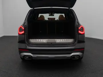 BMW X3 xD30e Kamera AHK HUD DAB Sport Panoram 19Zoll