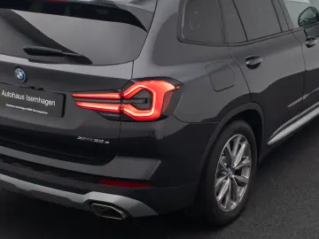 BMW X3 xD30e Kamera AHK HUD DAB Sport Panoram 19Zoll