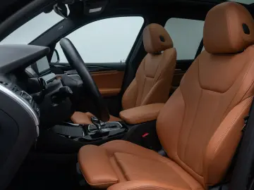 BMW X3 xD30e Kamera AHK HUD DAB Sport Panoram 19Zoll