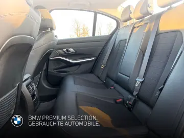 BMW 318 i Sport Line Park-Assistent AHK LED Navi