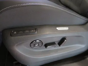 VW Tiguan R-Line 2.0TDI 7-DSG 4-Motion AHK DCC IQLI