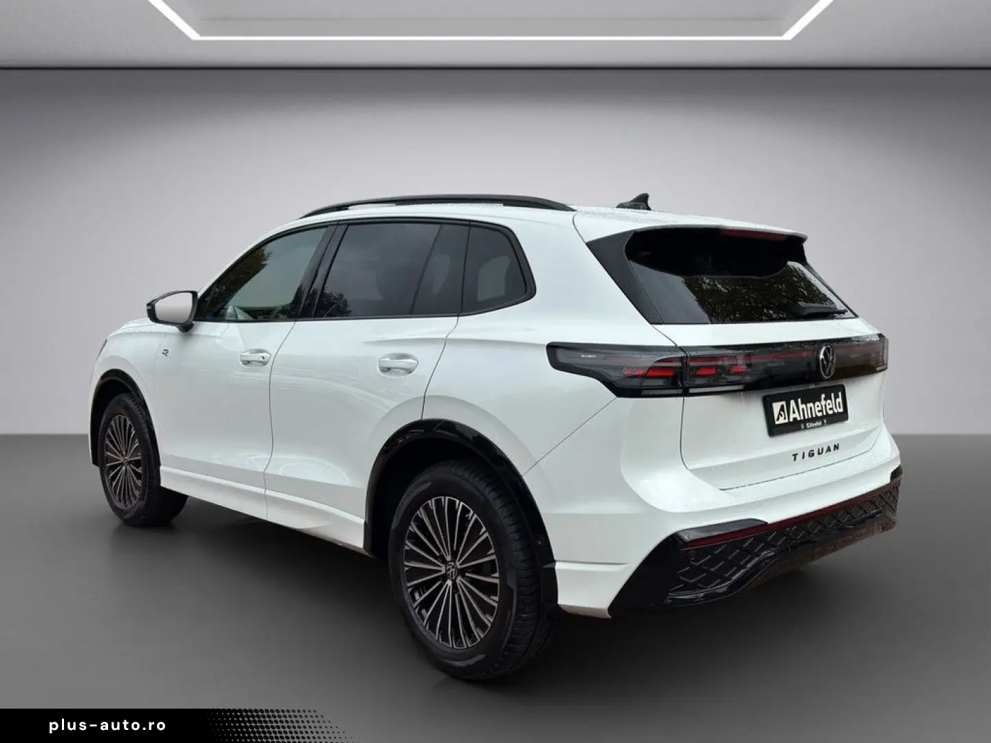 VW Tiguan 2.0 TDI R-Line 4Motion DSG HUD PANO 360