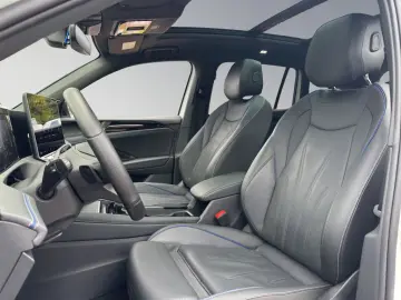 VW Tiguan 2.0 TDI R-Line 4Motion DSG HUD PANO 360