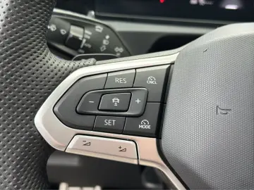 VW Tiguan 2.0 TDI R-Line 4Motion DSG HUD PANO 360