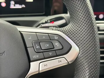 VW Tiguan 2.0 TDI R-Line 4Motion DSG HUD PANO 360