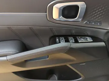 KIA SORENTO 2.2D PLATINUM AWD PANO-DACH LEDER NAVI K