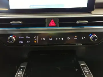 KIA SORENTO 2.2D PLATINUM AWD PANO-DACH LEDER NAVI K