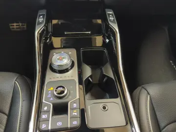 KIA SORENTO 2.2D PLATINUM AWD PANO-DACH LEDER NAVI K