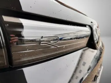 VW Tiguan R-Line 2 0 l TDI SCR 4MOTION 142 kW (193