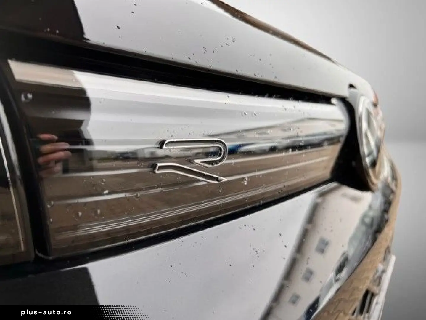 VW Tiguan R-Line 2 0 l TDI SCR 4MOTION 142 kW (193