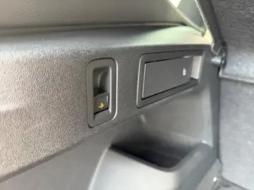 VW Tiguan 2.0 TDI DSG 4Motion R-Line AHK Pano IQ-Li