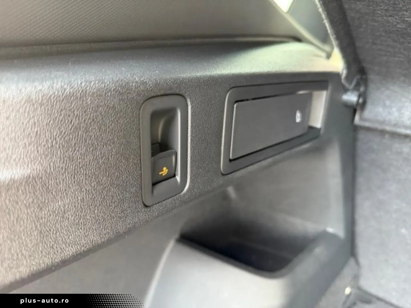 VW Tiguan 2.0 TDI DSG 4Motion R-Line AHK Pano IQ-Li