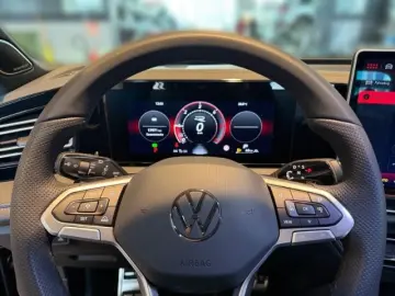 VW Tiguan 2.0 TDI R-Line 4Motion Pano AHK Leder Hea