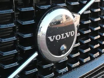 VOLVO XC60 B4 D AWD Ultimate Dark STDHZG 360  ACC AHK