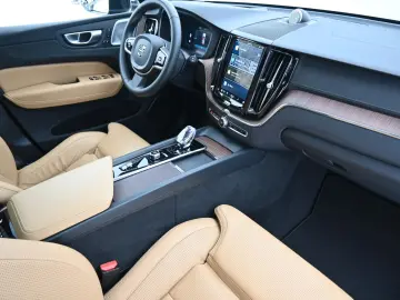 VOLVO XC60 B4 D AWD Ultimate Dark STDHZG 360  ACC AHK