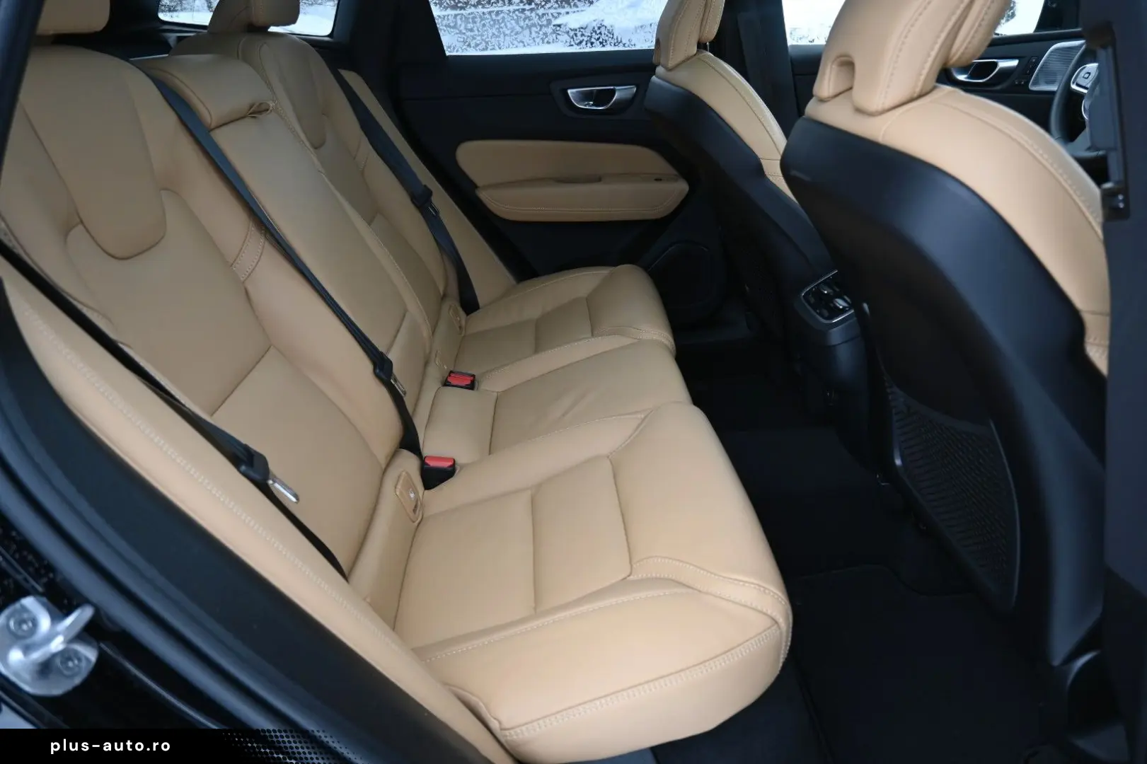 VOLVO XC60 B4 D AWD Ultimate Dark STDHZG 360  ACC AHK