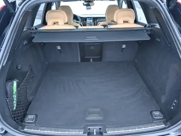 VOLVO XC60 B4 D AWD Ultimate Dark STDHZG 360  ACC AHK