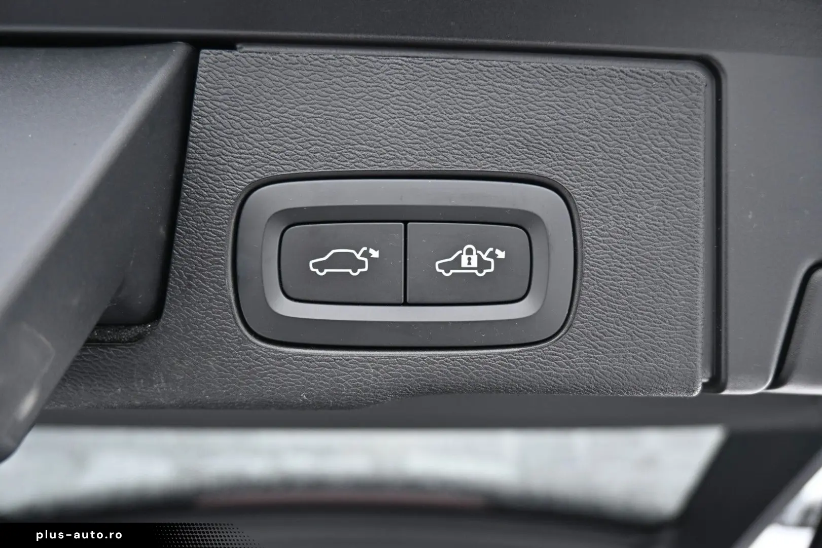 VOLVO XC60 B4 D AWD Ultimate Dark STDHZG 360  ACC AHK