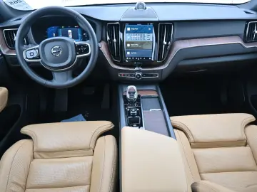 VOLVO XC60 B4 D AWD Ultimate Dark STDHZG 360  ACC AHK