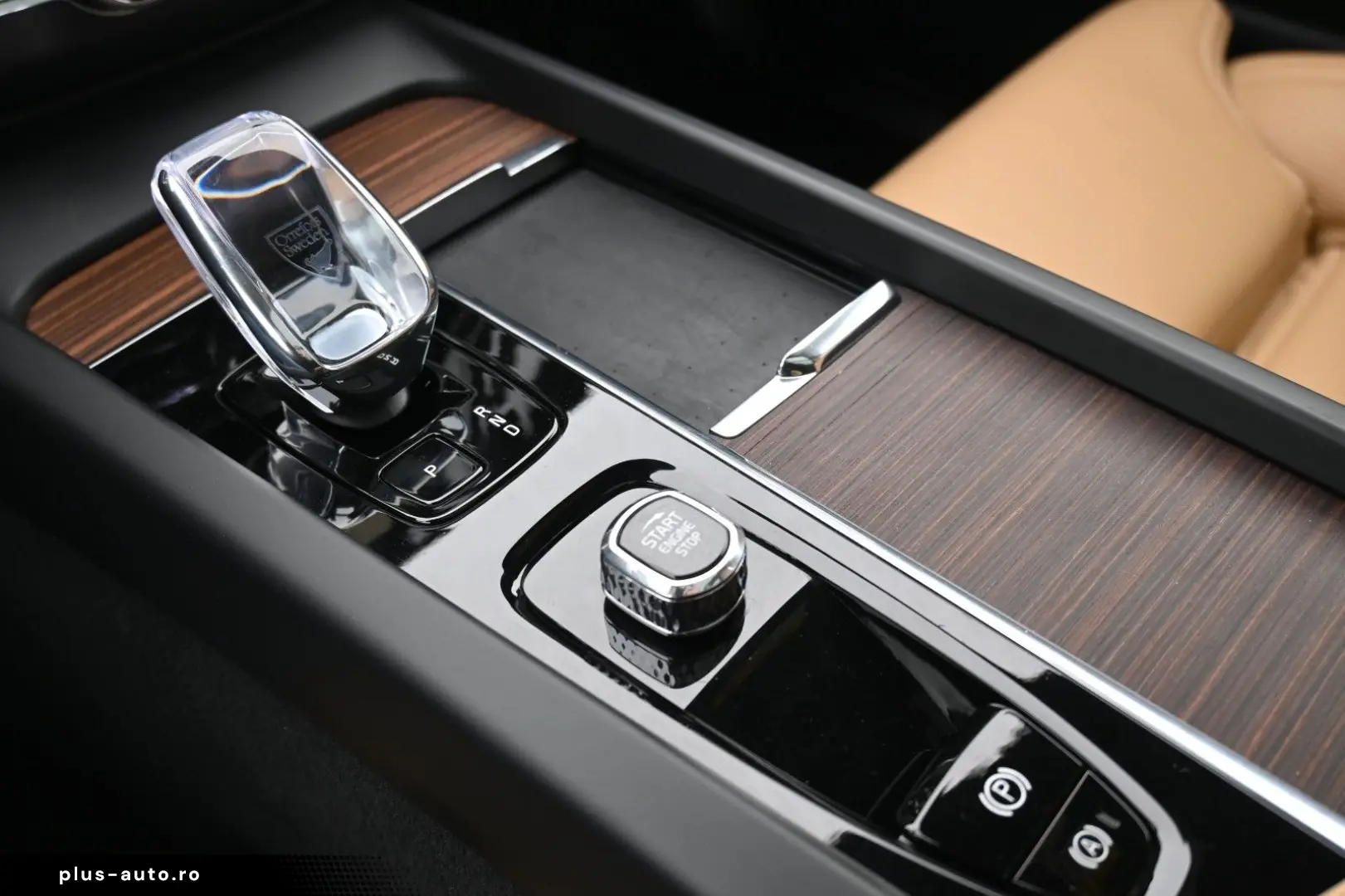 VOLVO XC60 B4 D AWD Ultimate Dark STDHZG 360  ACC AHK