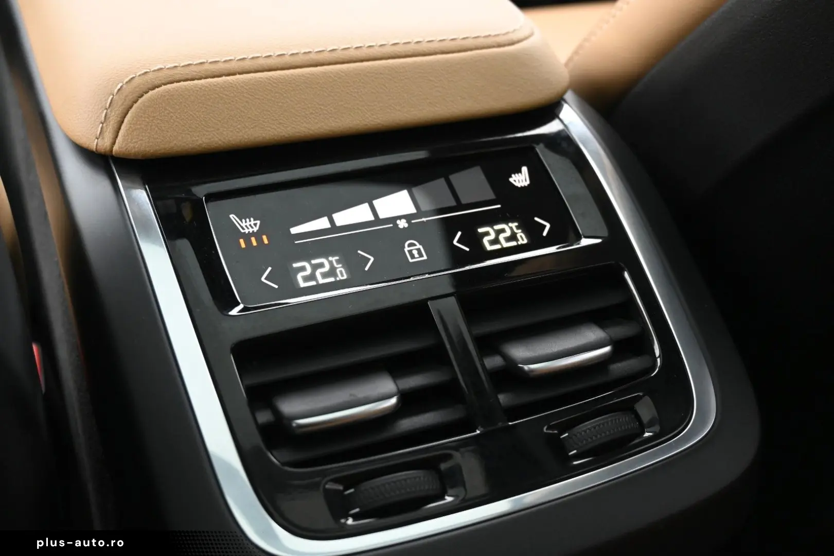 VOLVO XC60 B4 D AWD Ultimate Dark STDHZG 360  ACC AHK