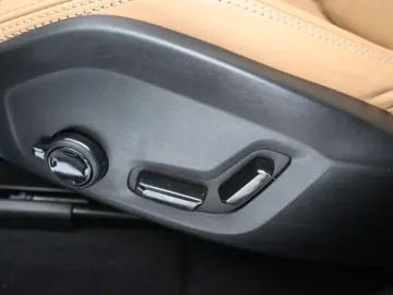 VOLVO XC60 B4 D AWD Ultimate Dark STDHZG 360  ACC AHK