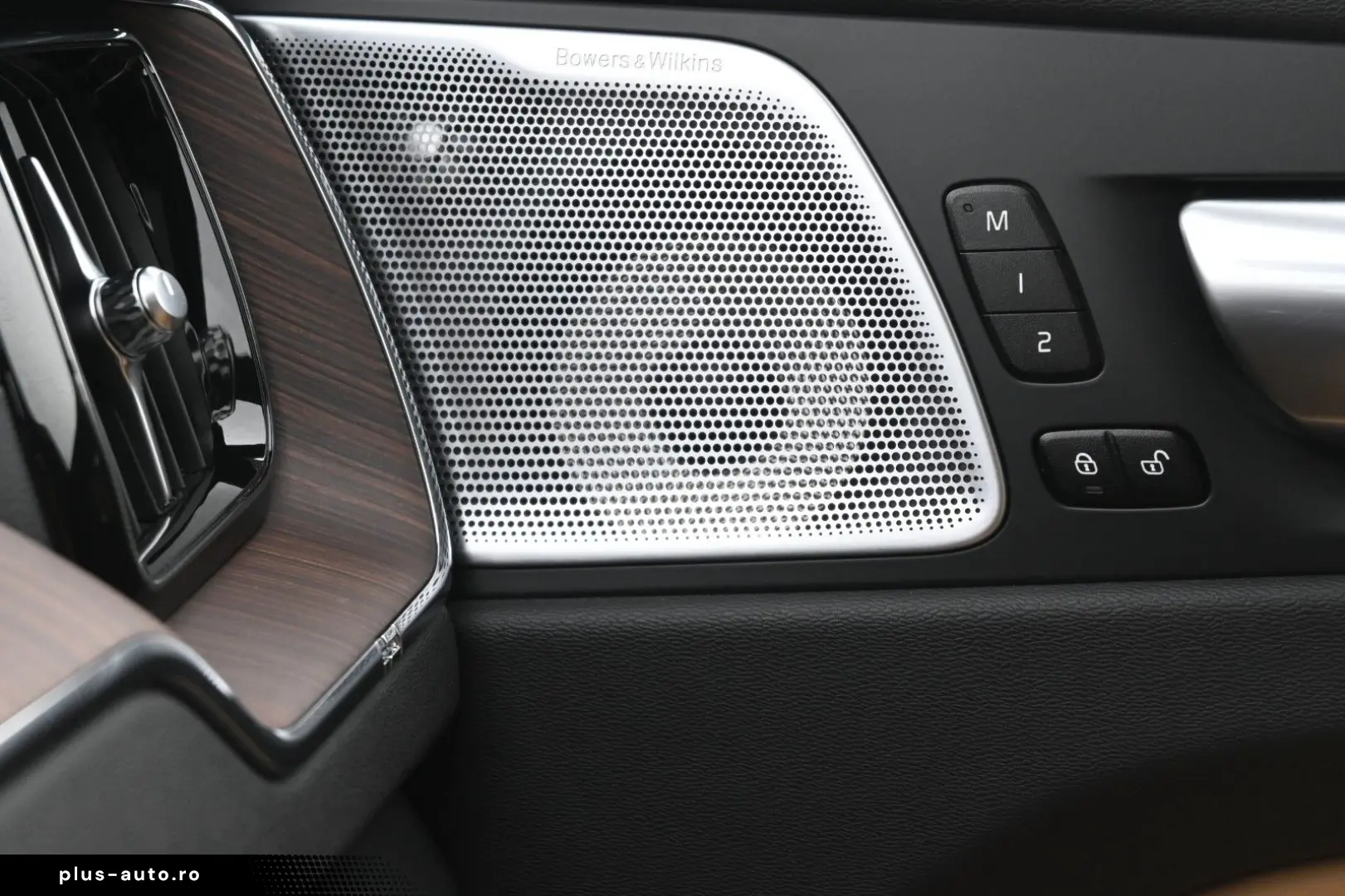 VOLVO XC60 B4 D AWD Ultimate Dark STDHZG 360  ACC AHK